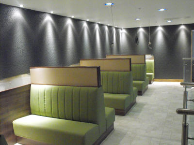 Bespoke furniture bar seating, fixed seating, banquette seating ... Désign Banquette Cafe