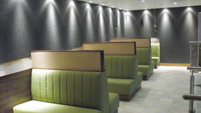 210 Bistro - Straight Booths